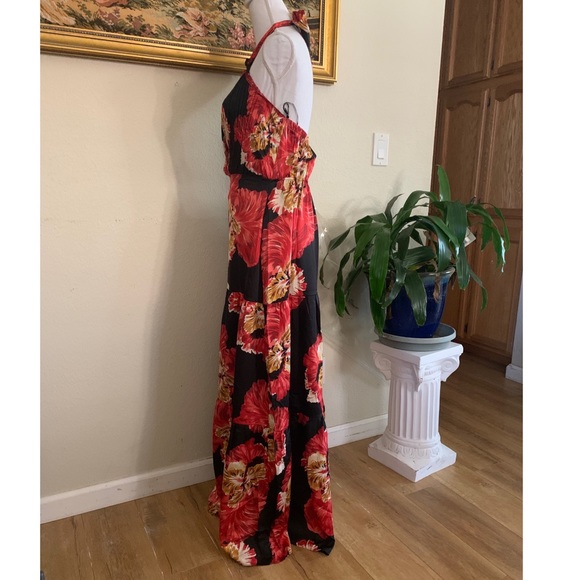 {Nwot} FLORAL MAXI DRESS - Picture 4 of 8